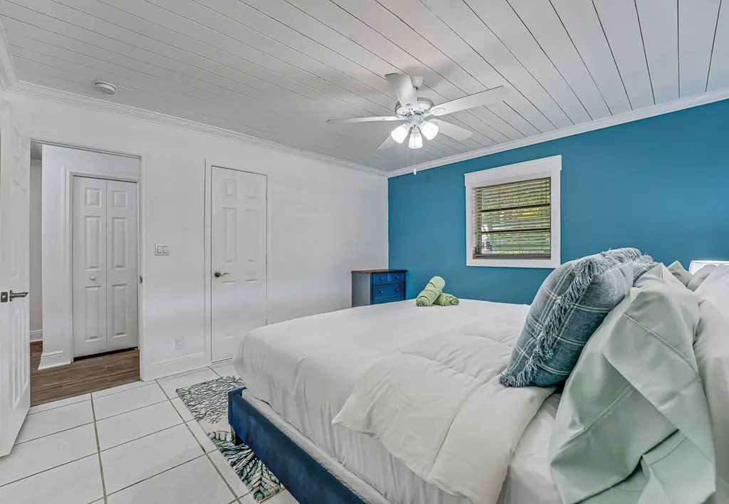 532 N Palmway Lake Worth Beach FL 33460