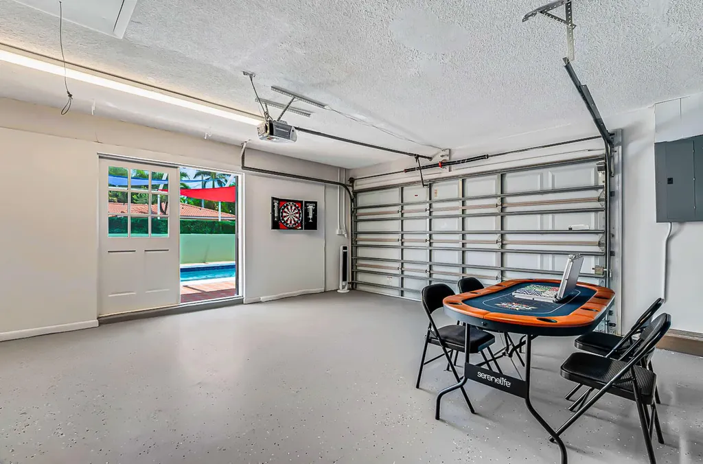 532 N Palmway Lake Worth Beach FL 33460
