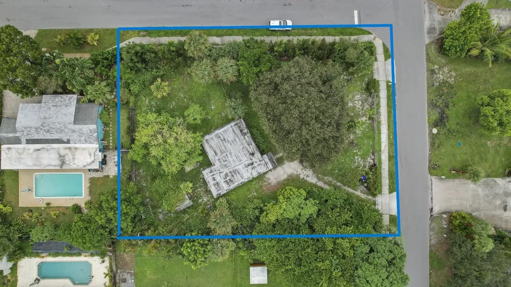 2068 Prairie Road Palm Springs FL 33406