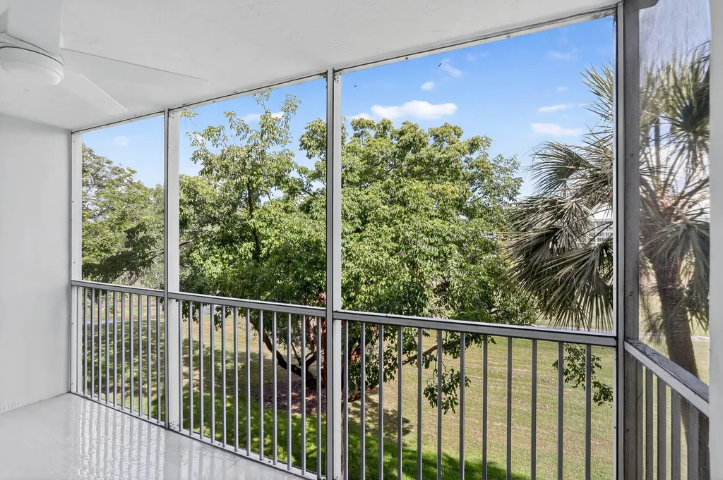 2651 S Palm Aire Drive S Pompano Beach FL 33069