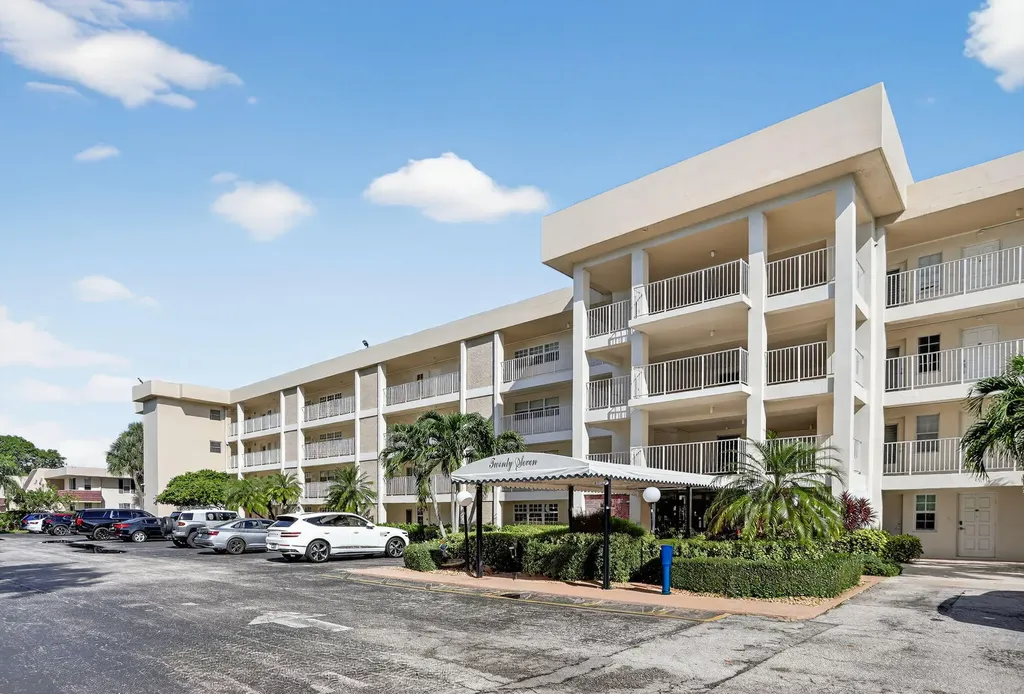 2651 S Palm Aire Drive S Pompano Beach FL 33069