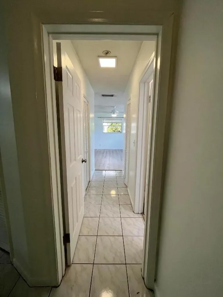 658 NE 6th Court Boynton Beach FL 33435