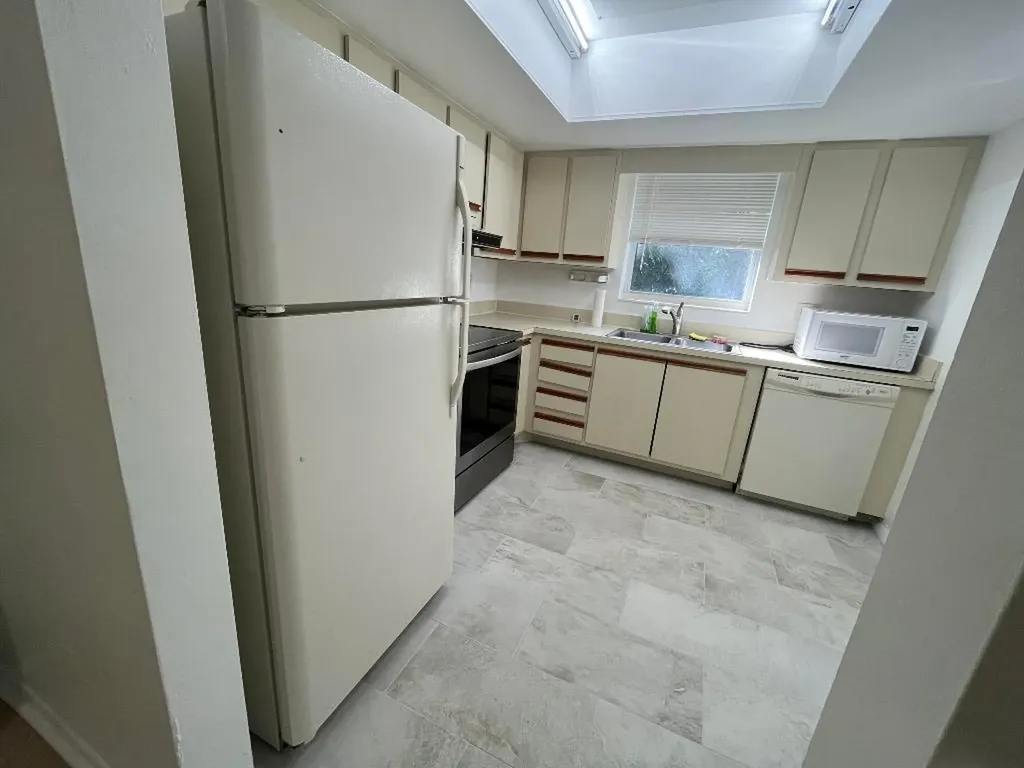 658 NE 6th Court Boynton Beach FL 33435