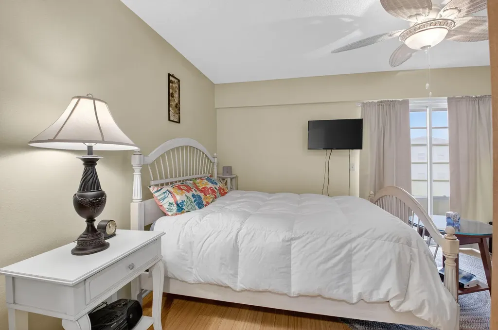 125 Suffolk C Boca Raton FL 33434