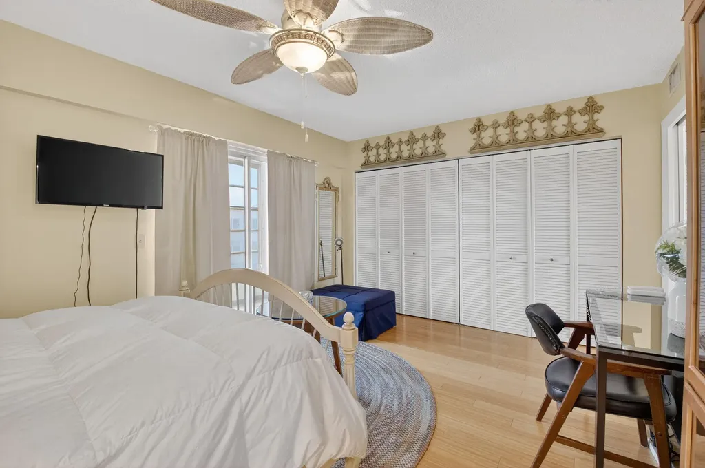 125 Suffolk C Boca Raton FL 33434