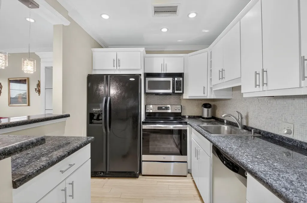 125 Suffolk C Boca Raton FL 33434