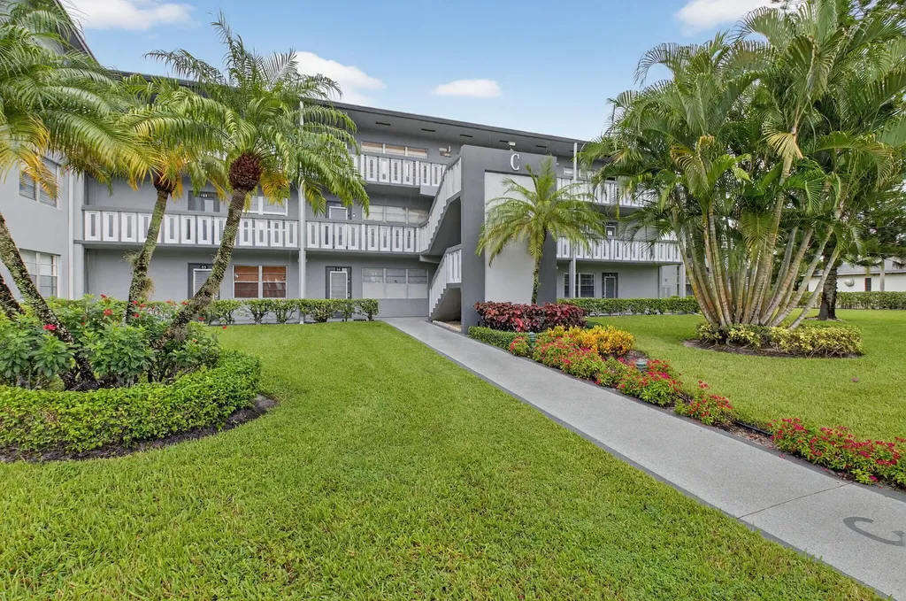 125 Suffolk C Boca Raton FL 33434