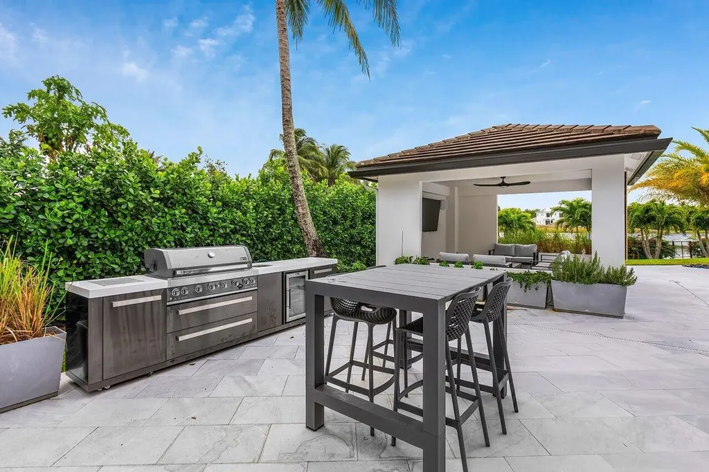 8387 Sawpine Road Delray Beach FL 33446