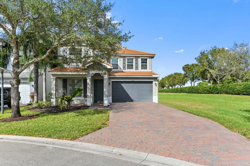 8639 Tally Ho Lane Royal Palm Beach FL 33411