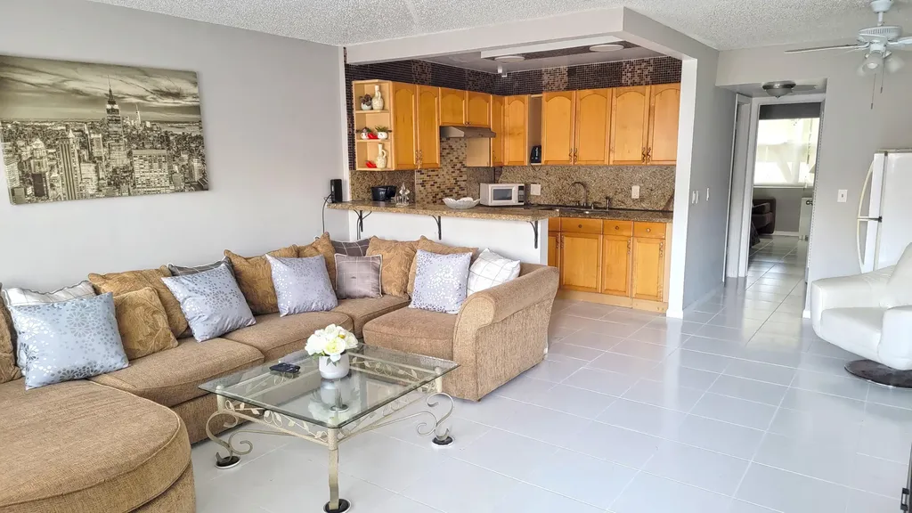 5 Newport A Deerfield Beach FL 33442