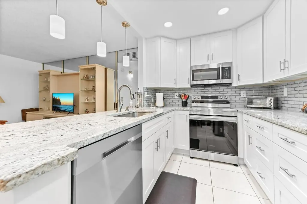 191 Piedmont D Delray Beach FL 33484