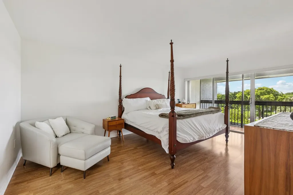 721 N Pine Island Plantation FL 33324