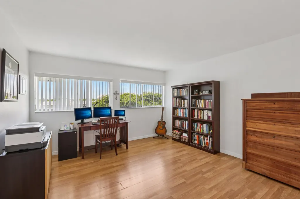 721 N Pine Island Plantation FL 33324