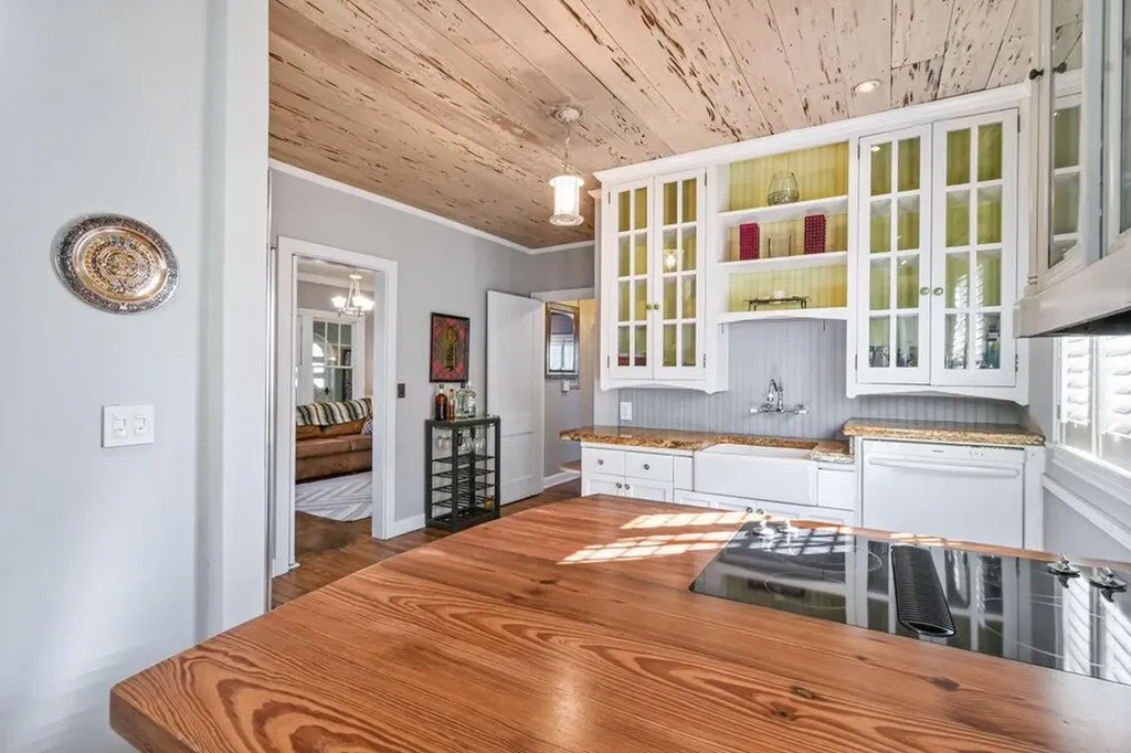 121 S B Street Lake Worth Beach FL 33460