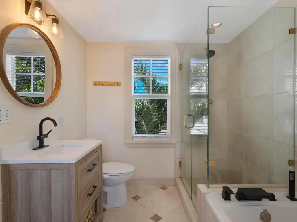 910 NE 2nd Avenue Delray Beach FL 33444