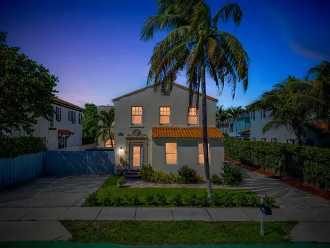910 NE 2nd Avenue Delray Beach FL 33444