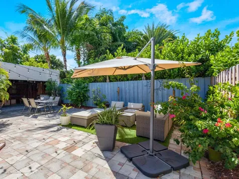 910 NE 2nd Avenue Delray Beach FL 33444