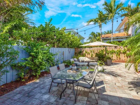 910 NE 2nd Avenue Delray Beach FL 33444