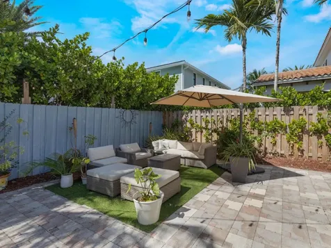 910 NE 2nd Avenue Delray Beach FL 33444