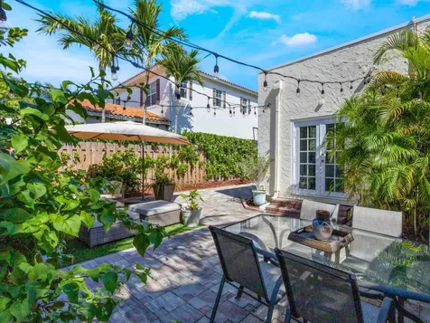 910 NE 2nd Avenue Delray Beach FL 33444