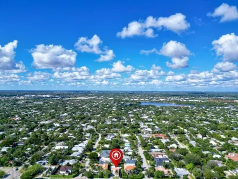 910 NE 2nd Avenue Delray Beach FL 33444