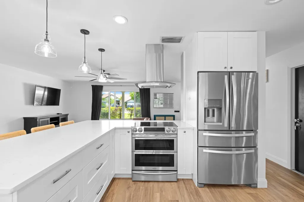 1039 NW 8th Street Boca Raton FL 33486
