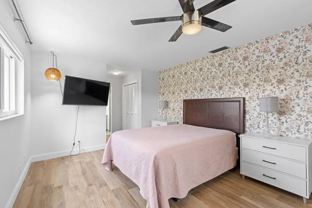 1039 NW 8th Street Boca Raton FL 33486