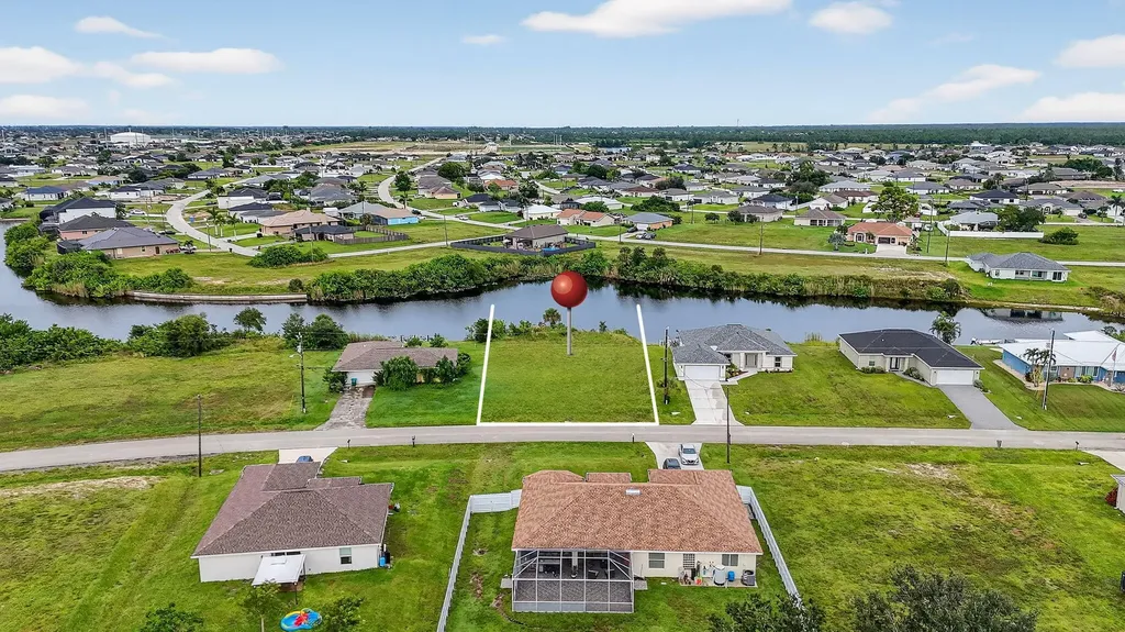 2616 NW 4th Place Cape Coral FL 33993
