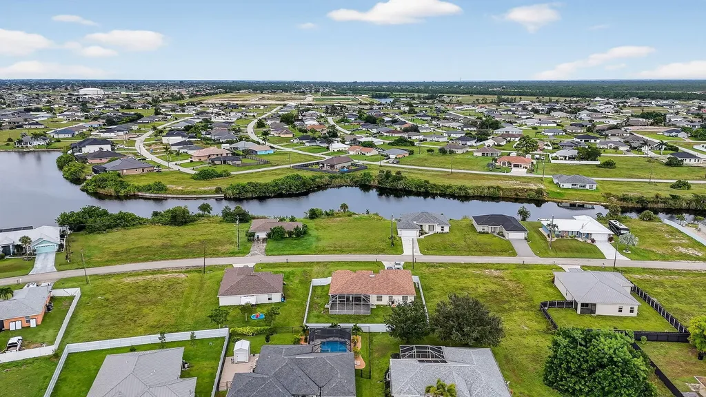 2616 NW 4th Place Cape Coral FL 33993