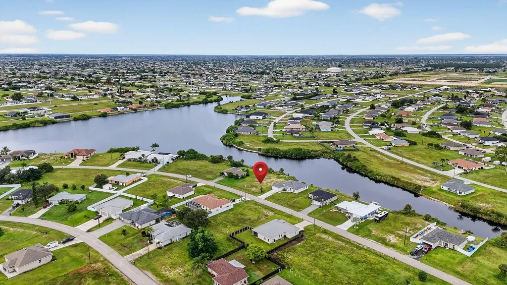 2616 NW 4th Place Cape Coral FL 33993