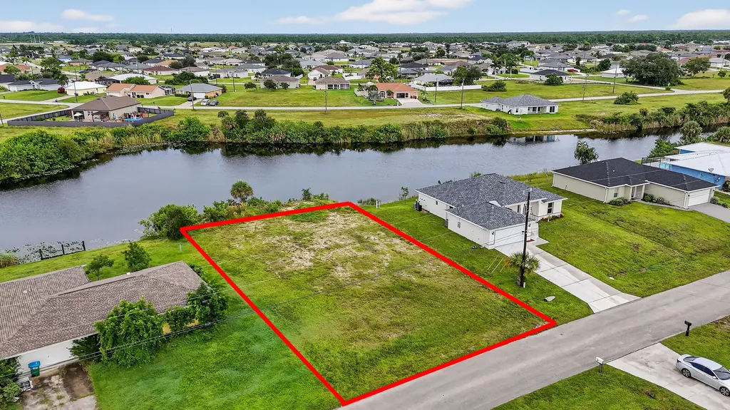 2616 NW 4th Place Cape Coral FL 33993