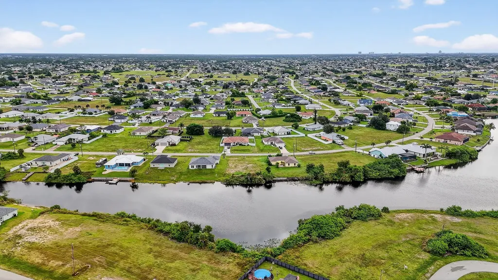 2616 NW 4th Place Cape Coral FL 33993