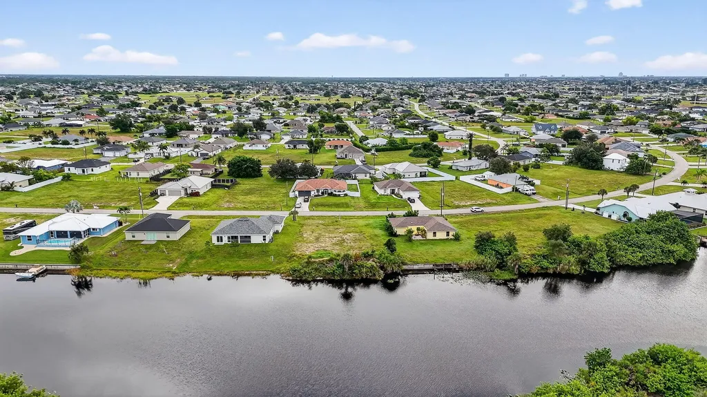 2616 NW 4th Place Cape Coral FL 33993