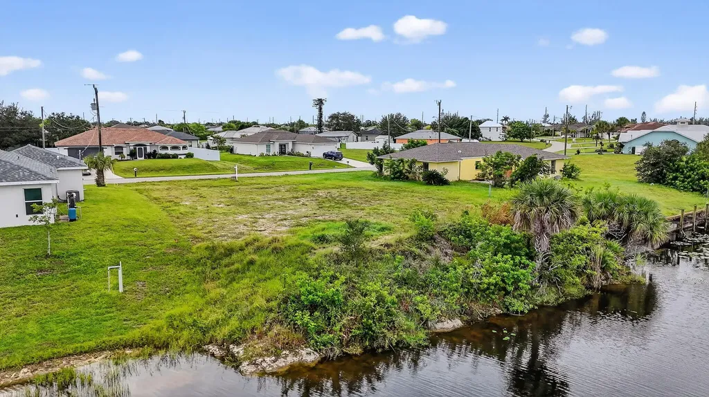 2616 NW 4th Place Cape Coral FL 33993