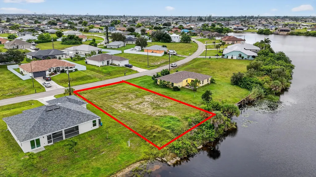 2616 NW 4th Place Cape Coral FL 33993