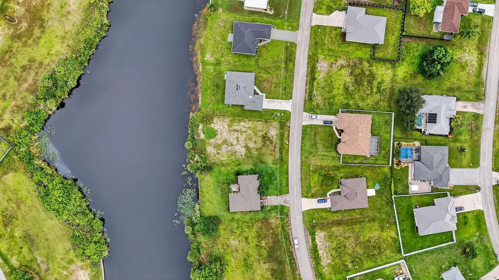 2616 NW 4th Place Cape Coral FL 33993