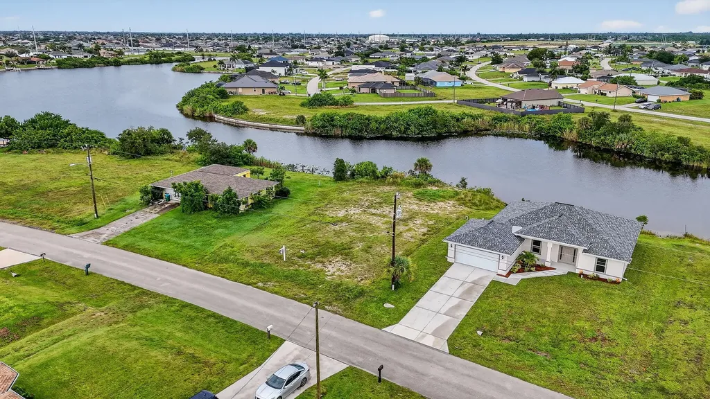 2616 NW 4th Place Cape Coral FL 33993