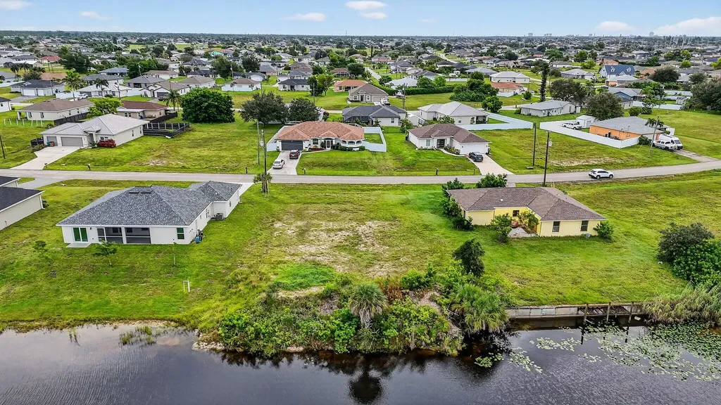 2616 NW 4th Place Cape Coral FL 33993