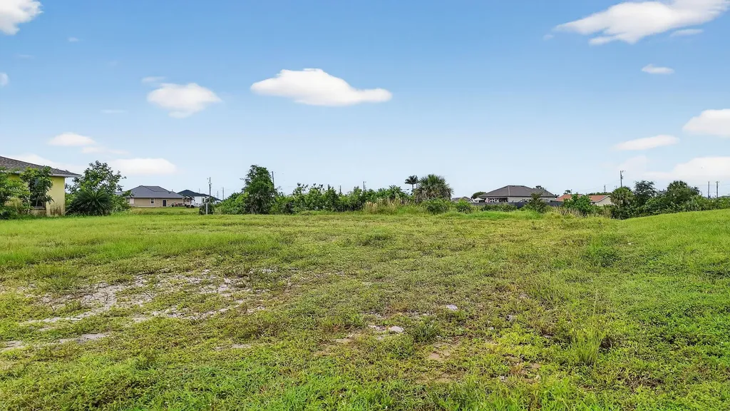 2616 NW 4th Place Cape Coral FL 33993