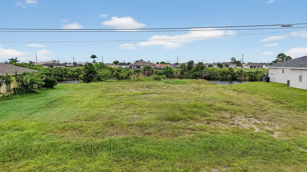 2616 NW 4th Place Cape Coral FL 33993