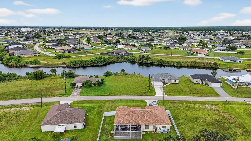 2616 NW 4th Place Cape Coral FL 33993