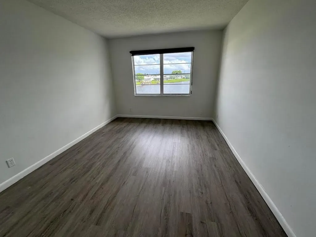 1112 Lake Terrace Boynton Beach FL 33426