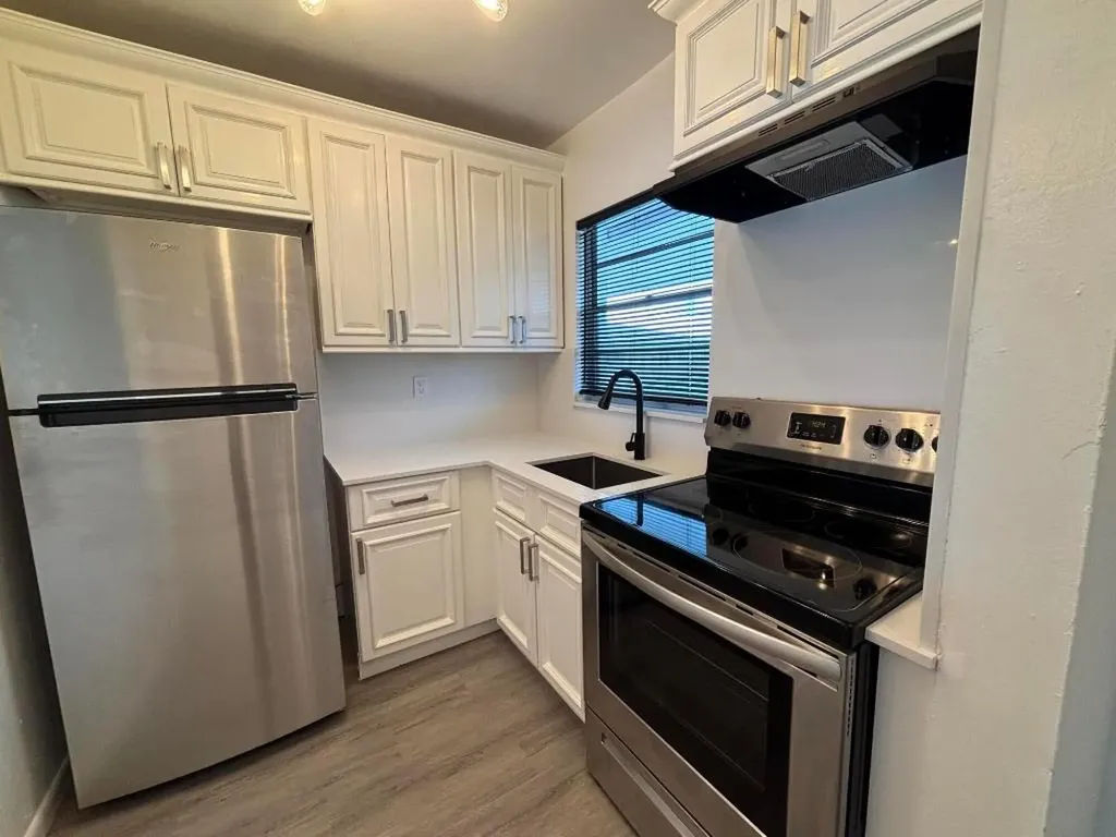 1112 Lake Terrace Boynton Beach FL 33426