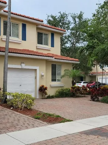 2791 S Evergreen Circle Boynton Beach FL 33426