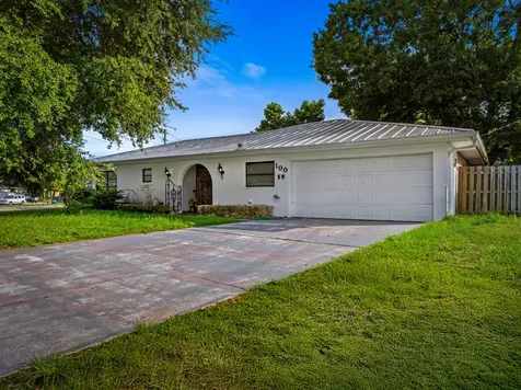 100 SW Lakehurst Drive Port St Lucie FL 34983