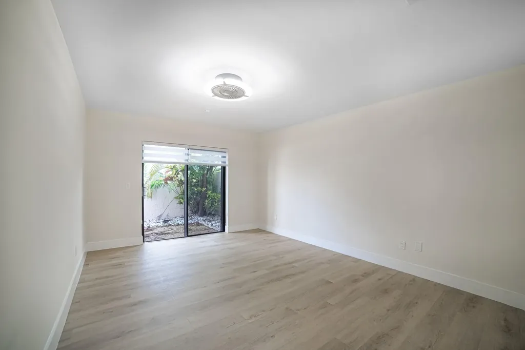 8008 Eastlake Drive Boca Raton FL 33433