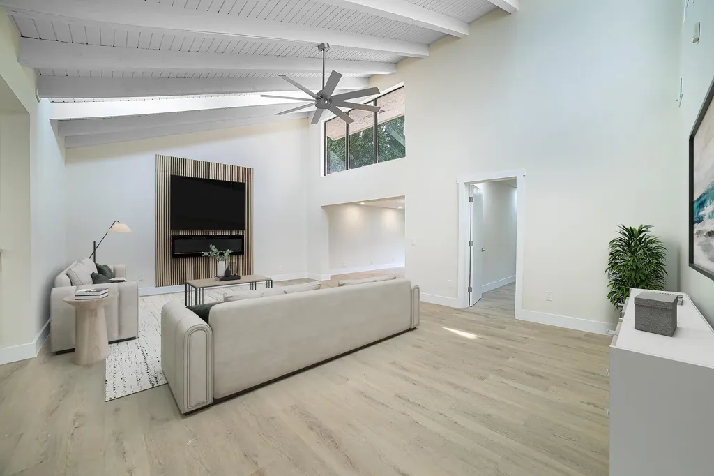 8008 Eastlake Drive Boca Raton FL 33433