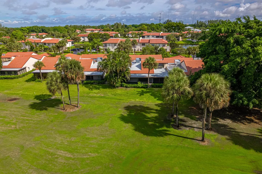 8008 Eastlake Drive Boca Raton FL 33433