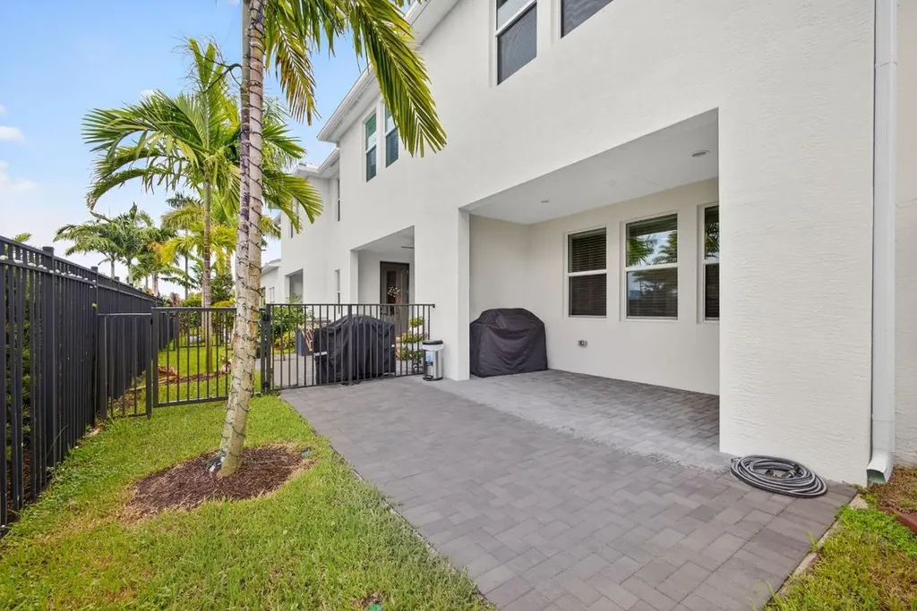 16131 Oakview Drive Westlake FL 33470