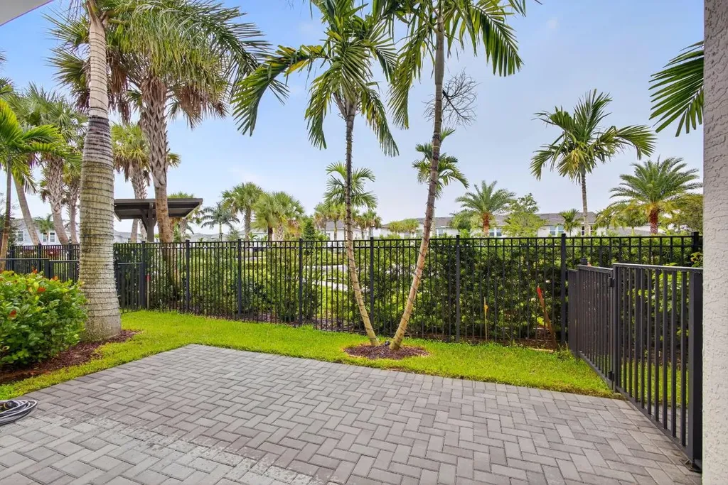 16131 Oakview Drive Westlake FL 33470